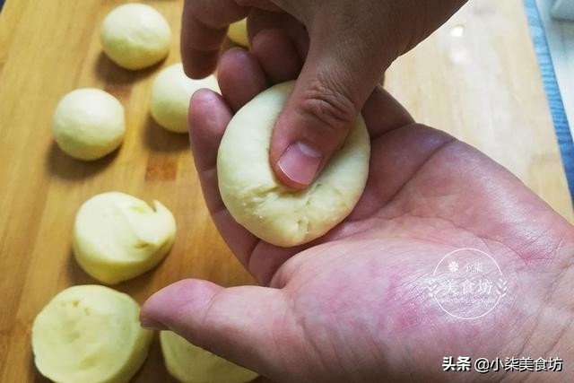 图片[9]-面粉别再蒸馒头了 加一个鸡蛋半碗糖 简单一做 孩子零食不用买-起舞食谱网