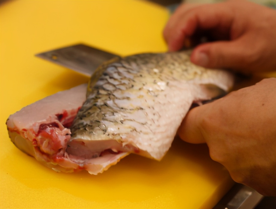 图片[2]-麻辣水煮鱼的做法步骤图 鱼肉鲜嫩滑不柴-起舞食谱网