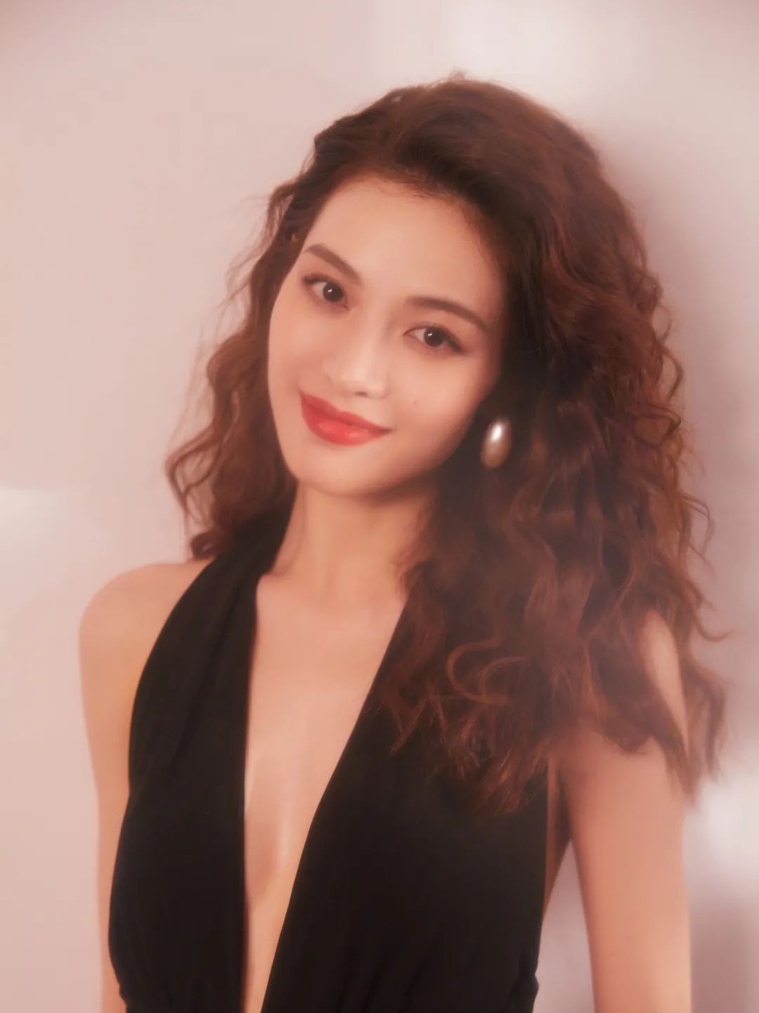 别再“披头散发”了！这4款冬季发型才够美够撩