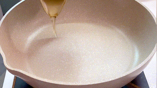 入秋了，教你做鲜香入味的排骨焖饭，关键在酱汁，贴秋膘很简单