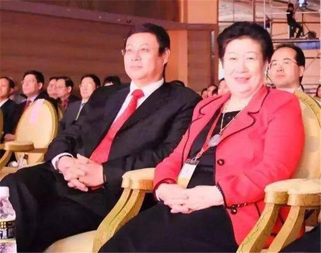 红牛背后的中国大妈：55岁创业造易拉罐，公司如