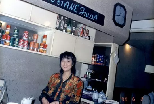 重庆女富豪何永智：初中文化，靠3口锅挣下40亿身家，凭啥？