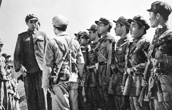 他是志愿軍里的叛徒，泄密我軍作戰(zhàn)計(jì)劃，導(dǎo)致6000多人為此犧牲