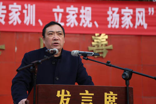 “菜不摆三，筷不成五，席不坐六”，老祖宗的