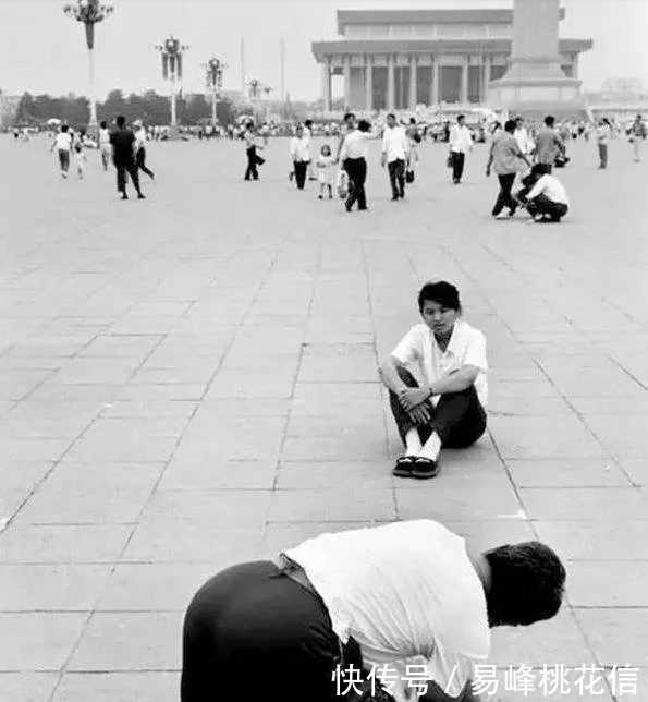 1992年中国老照片 图2大部分人没有、图4有钱人才