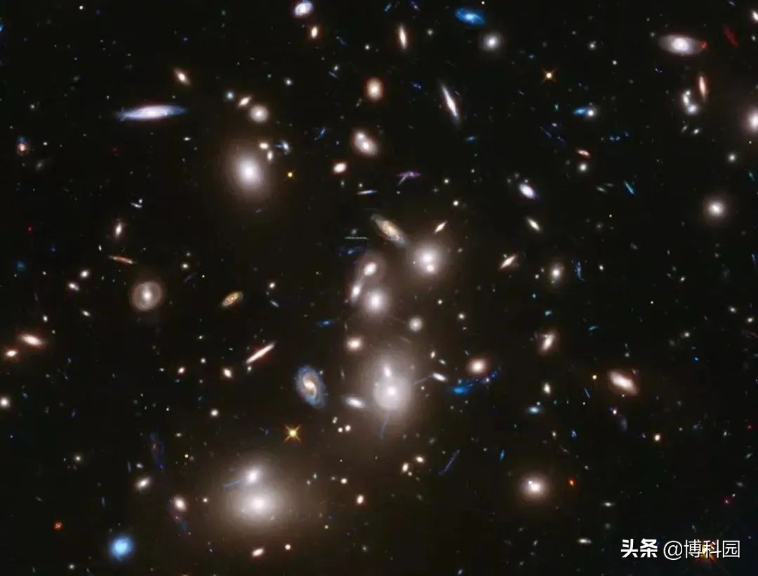 发现130亿年前有一个发光星系，或将能破解“宇宙再电离”难题