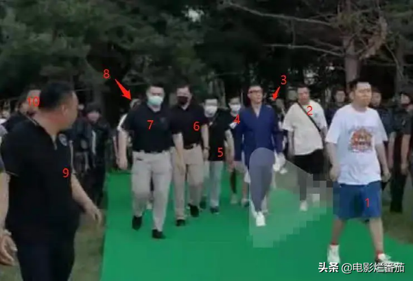 孙红雷还乡遭群嘲？明星出行乱象，为何屡屡触碰公众底线