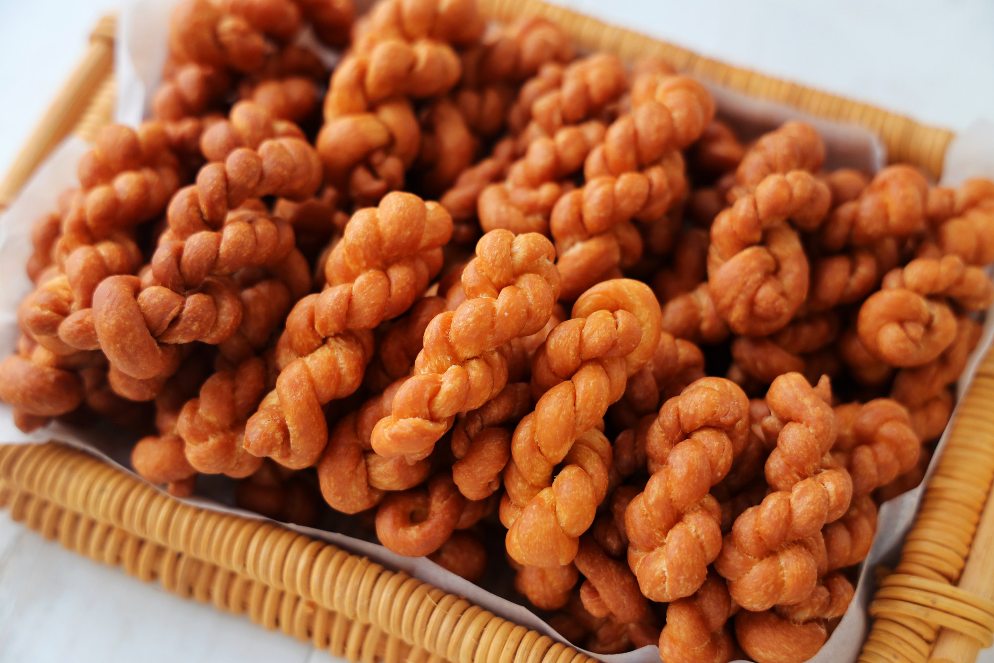 小时候，逢年过节必做的小零食，又酥又脆，制作简单，家人超爱吃