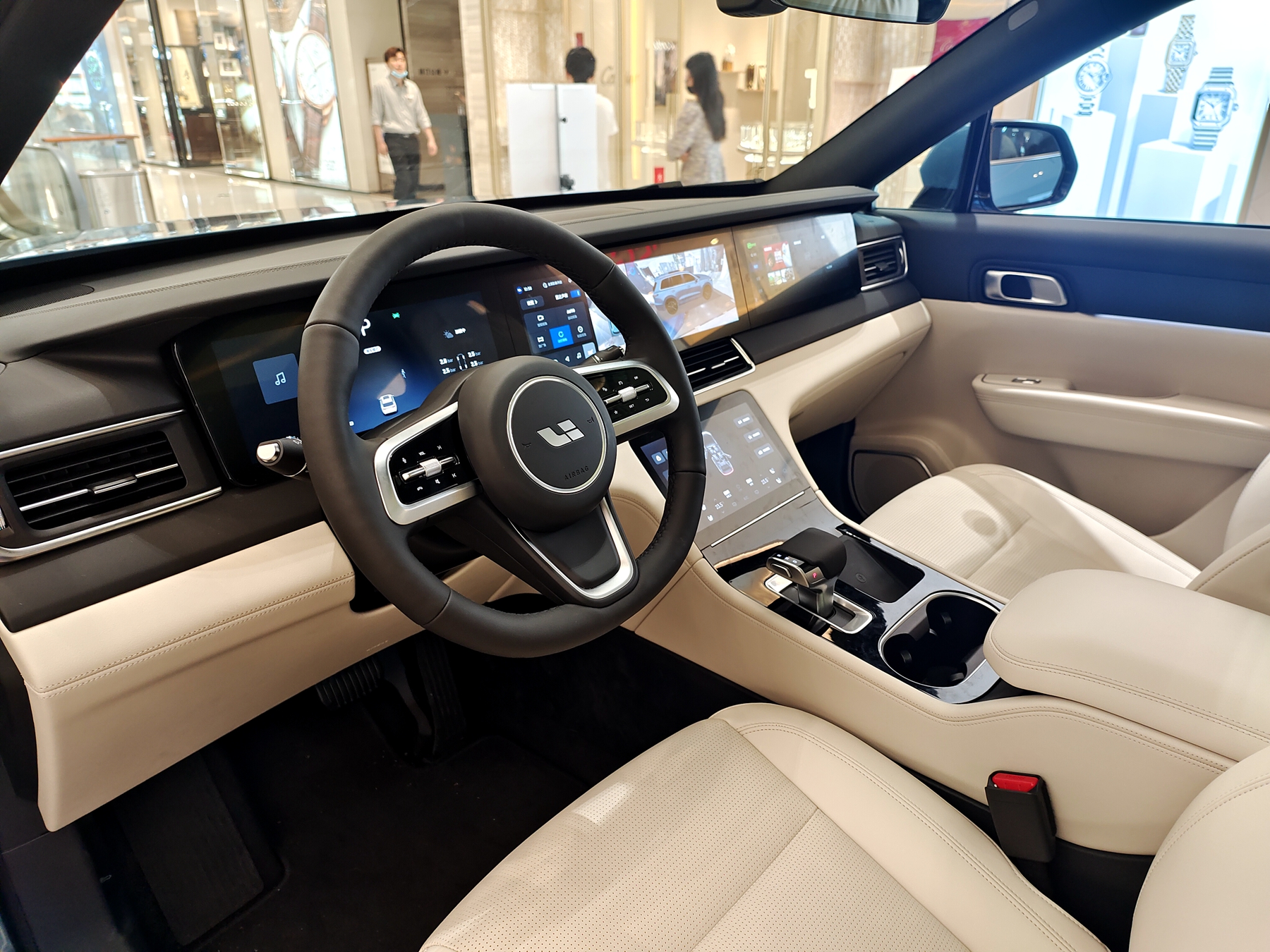 档次感更强 实拍2021款理想one 涨价依然香