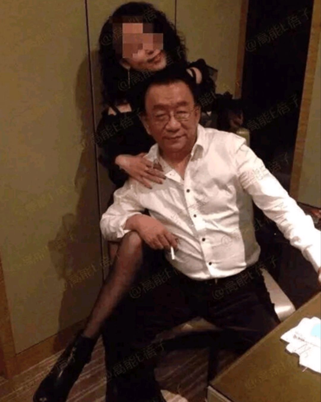 73岁侯耀华入驻新平台，分享自己的生活，第一件事就是删负面评论