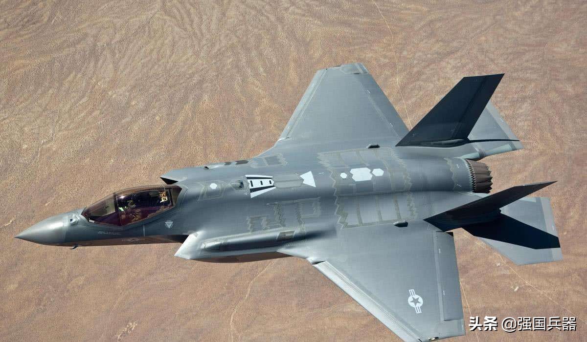 美军F-35A又坠毁了？英国人高兴坏了：这是我们第7620次成功救助