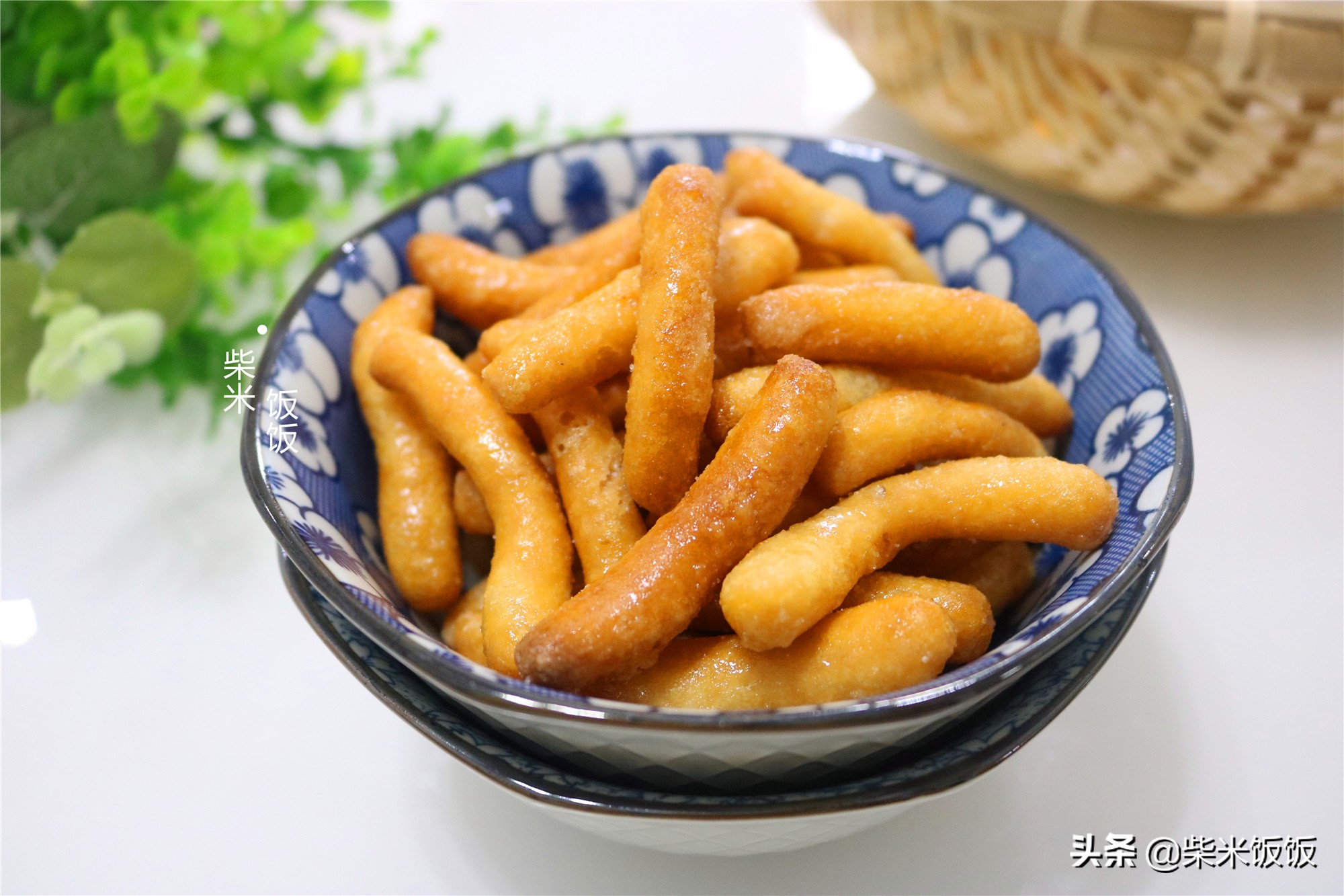 一碗糯米粉，一碗糖水，做80后小时候的零食，香甜酥脆真好吃