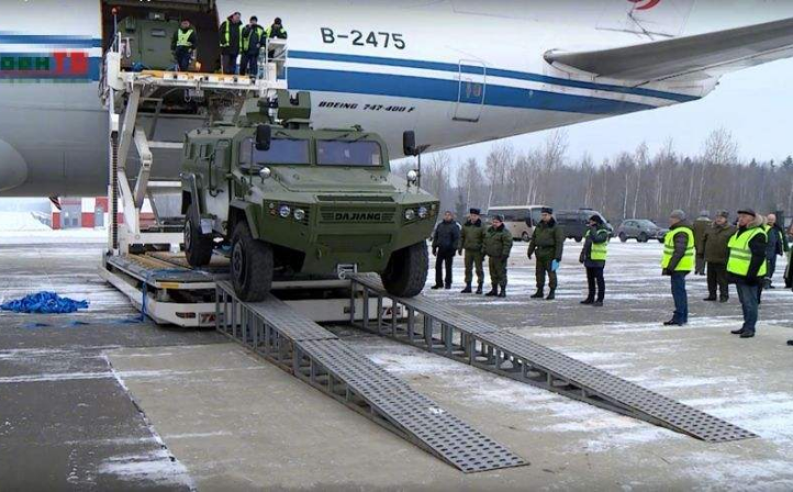 中国武器成功打入欧洲市场，两款战车亮相白俄