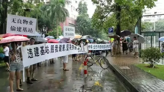 心疼通讯人一秒,看看这些脑洞大开的基站伪装