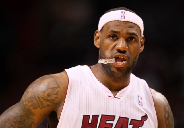 为何曾经在NBA风靡一时的口香糖，现在几乎看不