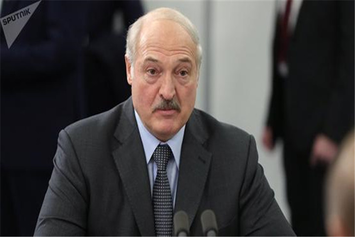 坚决不走乌克兰老路，大批装甲车驶入白俄罗斯，这次可不是闹着玩
