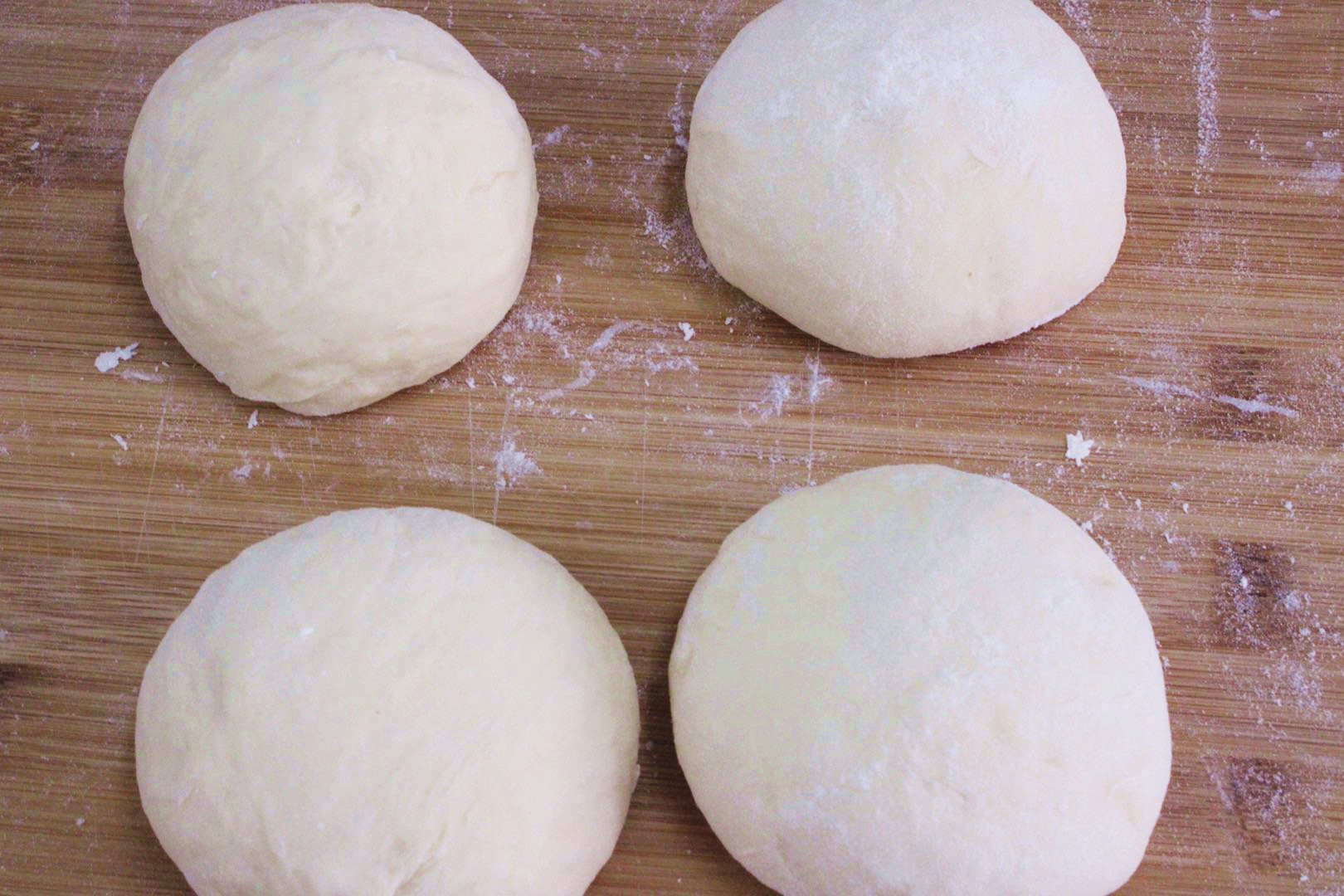 红豆面包不用买，自己在家做，无添加还香甜，蓬松软乎太好吃了