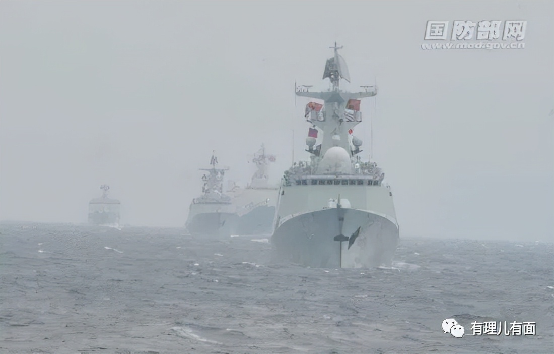 阿拉斯加海域的“中國軍艦”，震碎了美國人的玻璃心！