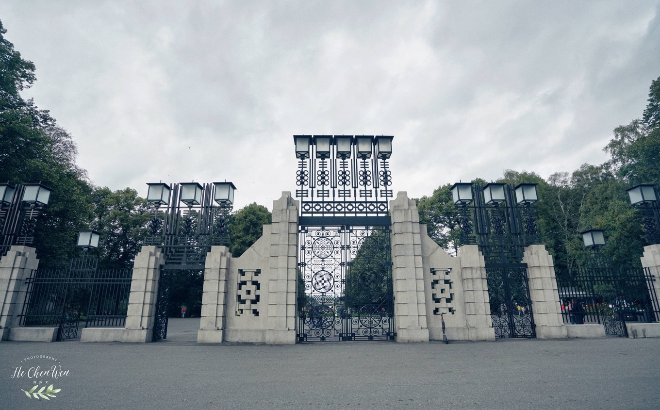 世界最大的雕塑公園，總共有600多座雕塑，看盡人生百態