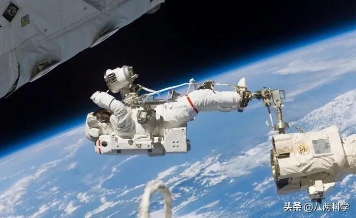 宇航員在太空中死亡后遺體怎么辦？最壞的情況：可能被吃掉