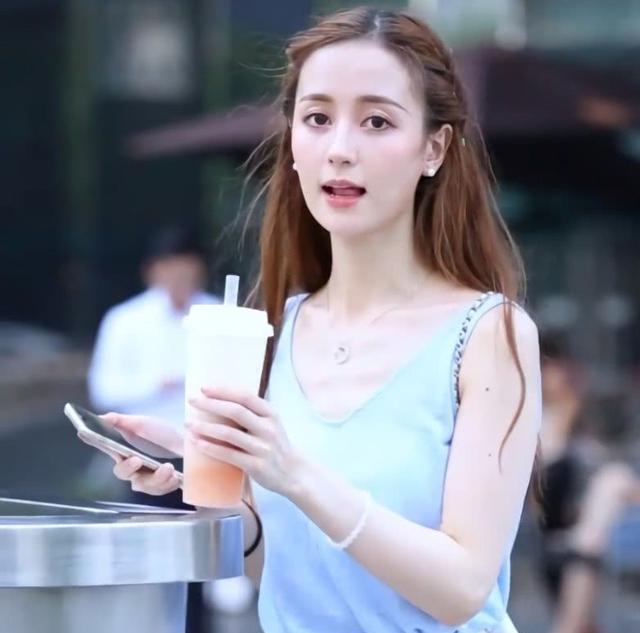 达人因撞脸娜扎被捧，人送外号小娜扎，扎“耳机辫”险胜3分