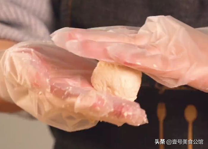 分享一款香炸豆腐丸子，外酥里嫩，好吃又解馋，家人爱吃的美食