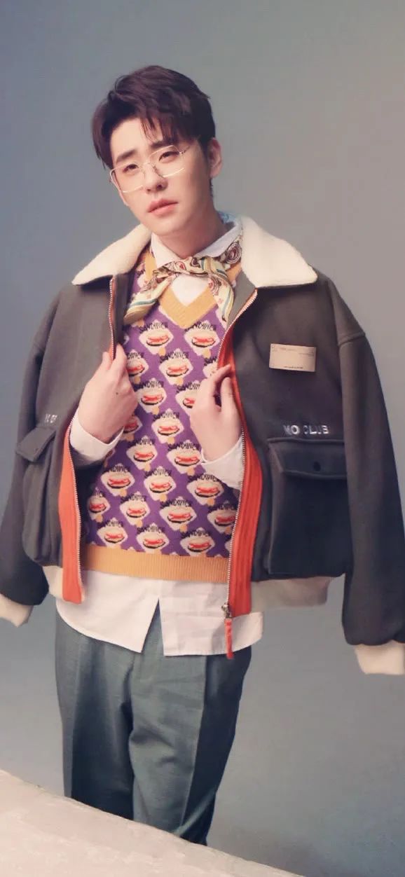 Wallpaper comes to Zhang Yunlei