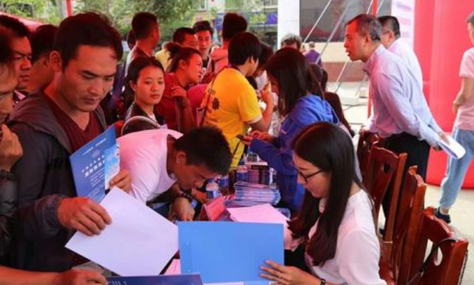 华为、阿里、富士康相继传出消息，90后的你该何