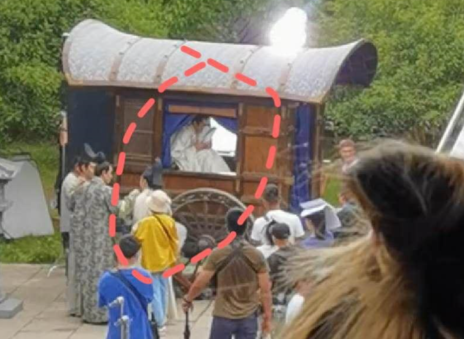 撕番风波后首同框，男女主角无交流，网友：撕成这样还演感情戏？