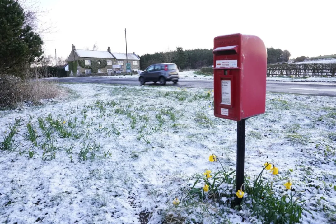 昨天比基尼！今天下雪！英国的天气能有多奇葩？