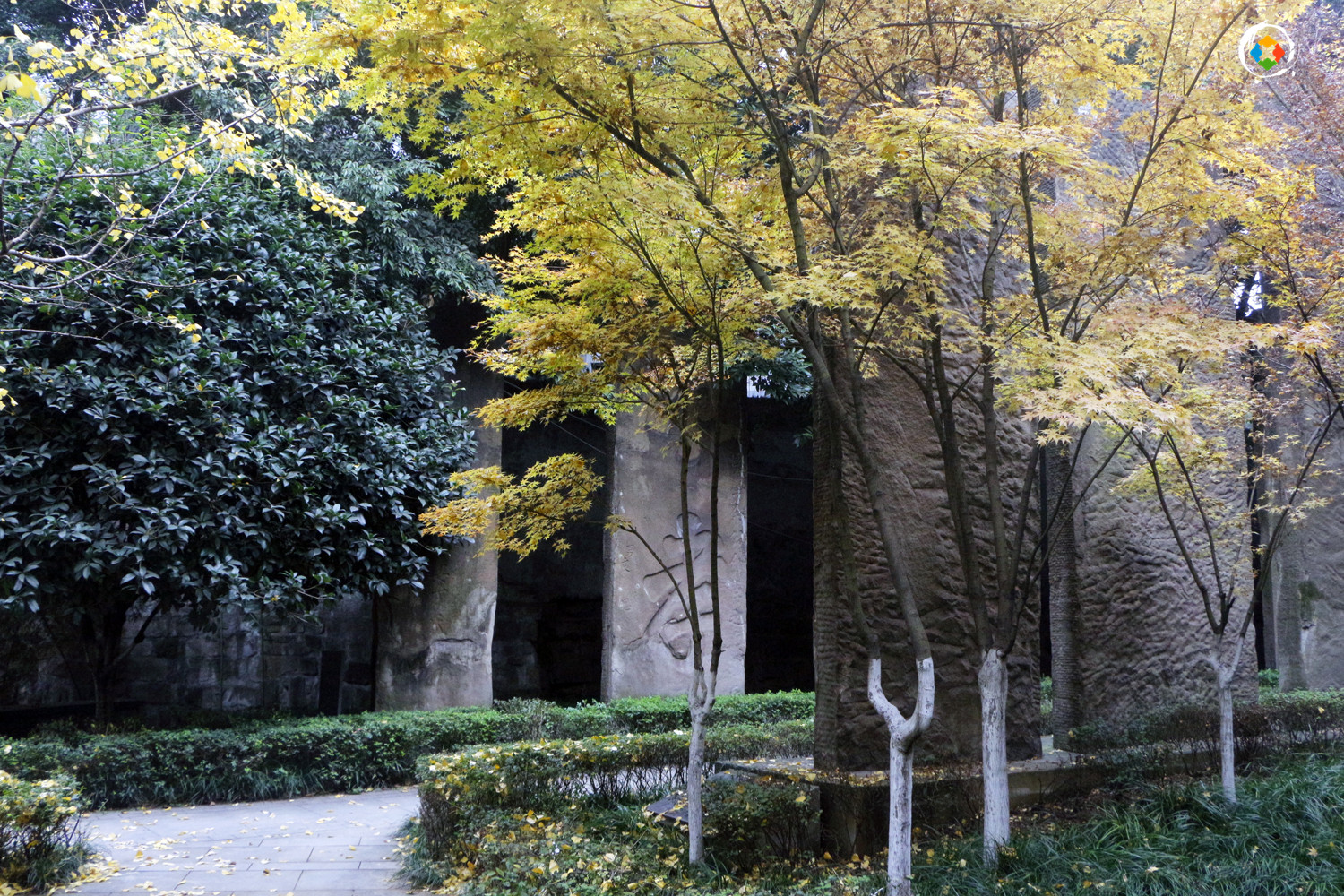 重庆大坪七牌坊的牌坊在哪里？只有19块石碑，还被藏在闹市中心
