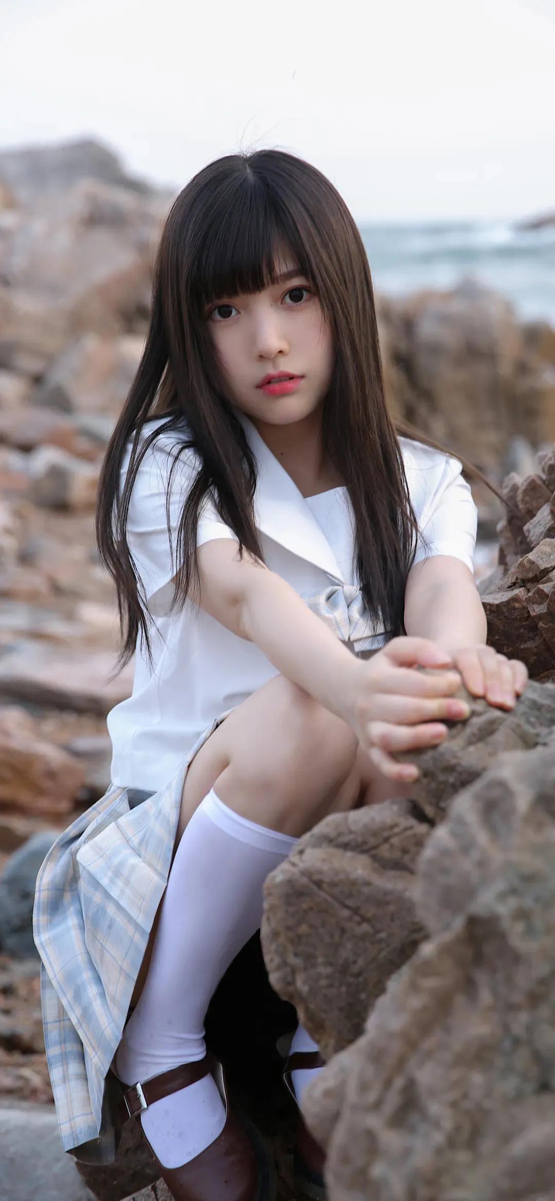 渣男壁纸 连衣裙长腿美女壁纸图片