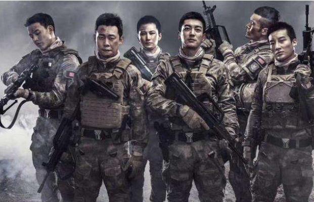 杜江夫妇低调带儿女游玩散心，霍思燕惬意微笑，网友：太幸福了