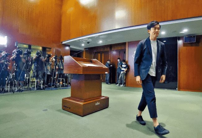 黄丝为口粮，激进派狗咬狗骨，热血公民政治投机，灭亡因机关算尽
