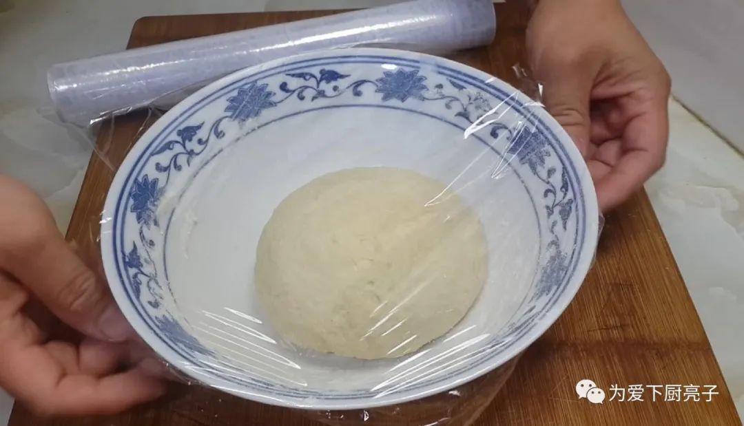最近这蕉叶做法火了，锅里一炸，比面包馒头好吃，学会都能开店了