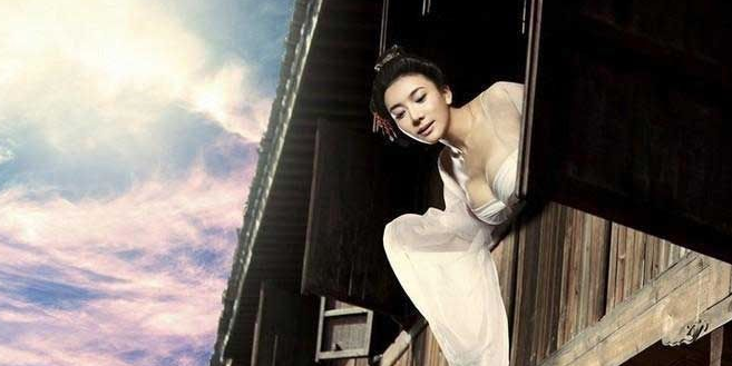 她是最性感的潘金莲，出演过金瓶梅，今看她写真还得充钱