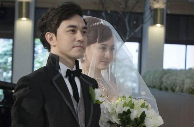 46岁陈德容晒近照，皮肤白皙似20岁少女，因无子与前夫离婚