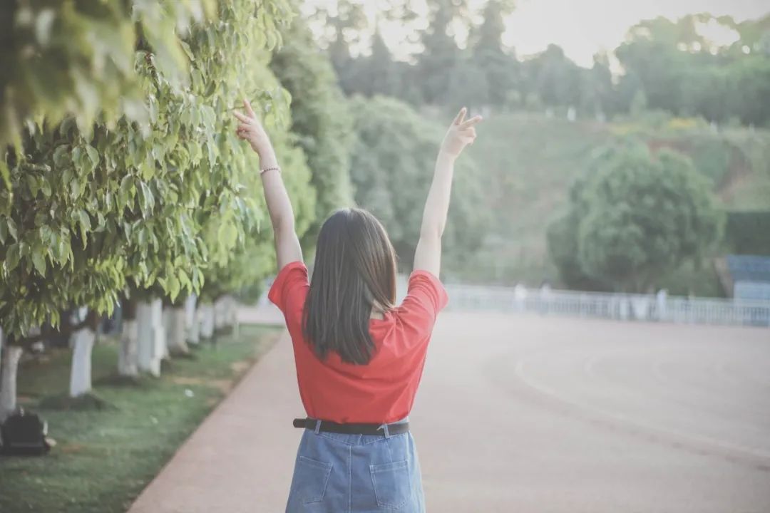 26首青春诗词，愿你以梦为马，不负韶华-第12张图片-非凡网
