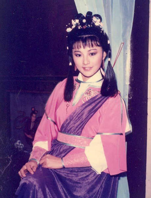 最美警花李赛凤，两段婚姻均失败，遭豪门丈夫