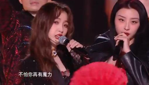 跨年晚会10大翻车现场：汪涵失误，应采儿假唱，何炅落泪还被骂