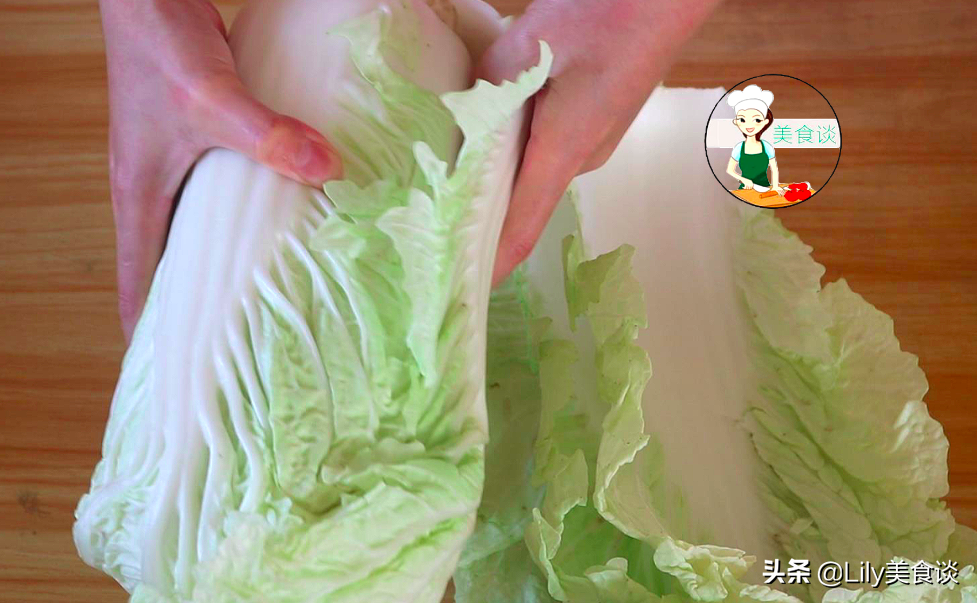 白菜燉豆腐時，先燉豆腐還是先炒白菜？ 都不對，大廚教你正確做法