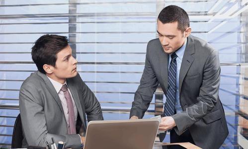 前任老总让我跳槽去他公司，给的薪酬待遇比原