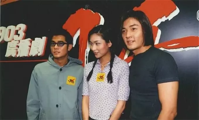 1998年,刘伟强用“古惑仔”原班人马,斩断了成龙的“四连冠”