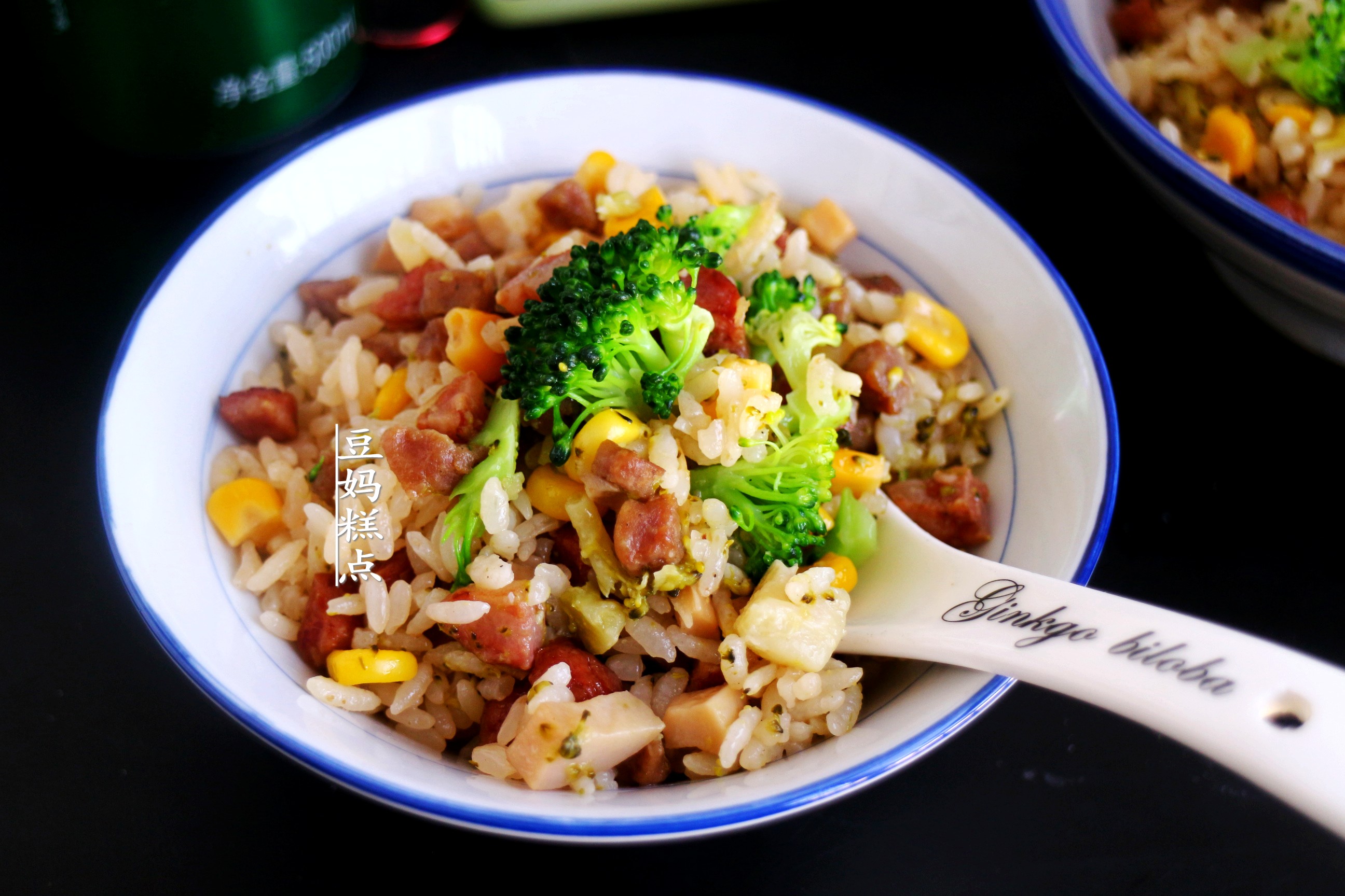 懶得做飯，就這樣燜一鍋好了，有菜有飯適合全家老小