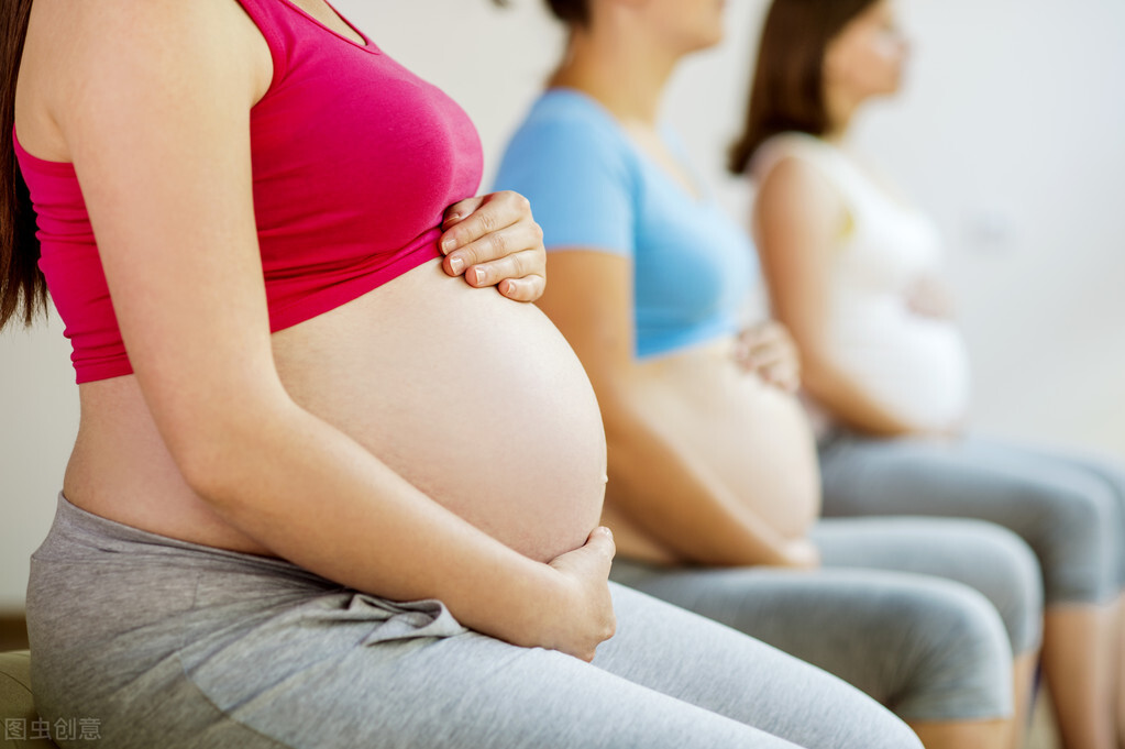 “男胎动早，女胎动晚”？NO！孕期不同的胎动，会发出不同的信号