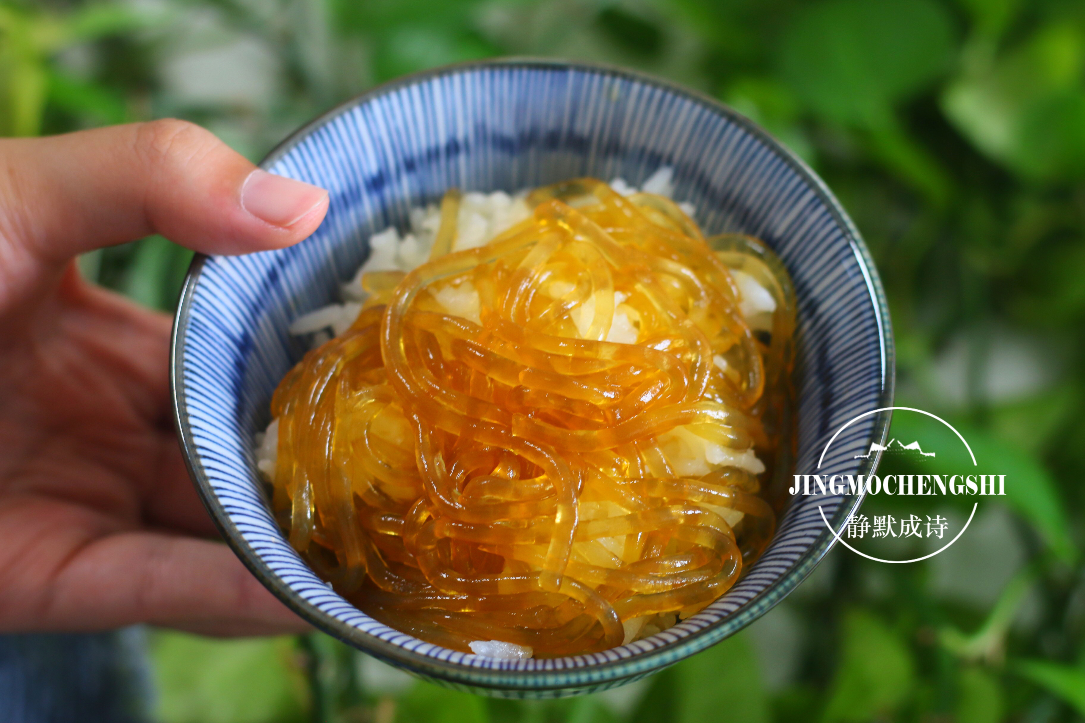 鸡腿和它是绝配，像我这样烧上1锅，好吃又解馋，你也来1勺？