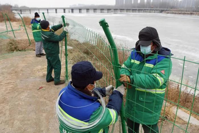 溜冰过河进京？没门！通州潮白河西岸加装防护网，专人24小时看守