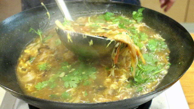 Henan’s favorite hot and sour soup, this soup can drink a drop of it, which is great