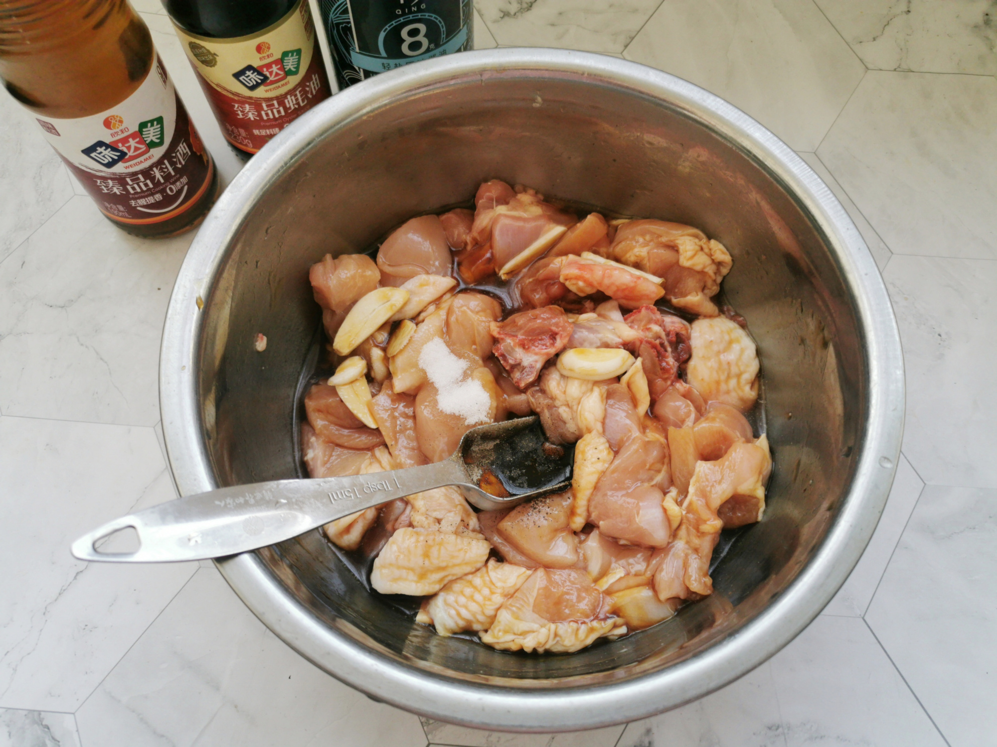 教你做脆皮炸鸡，不用鸡蛋，不用面包糠，放凉了一样酥脆