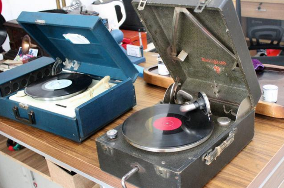 生活需要仪式感，原子黑胶致敬经典回忆，让音